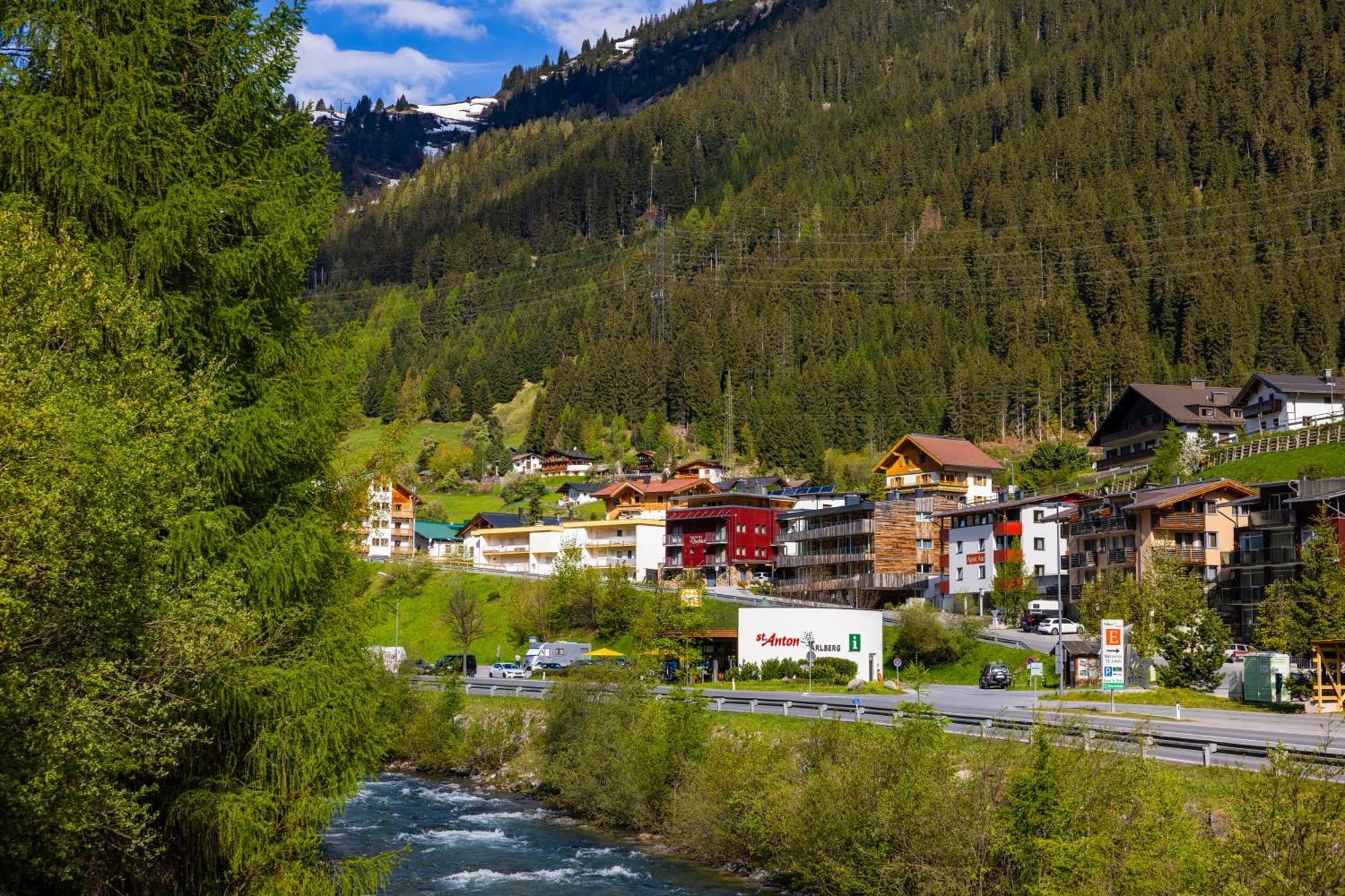 Haus Freunden Apartamento Sankt Anton am Arlberg Exterior foto
